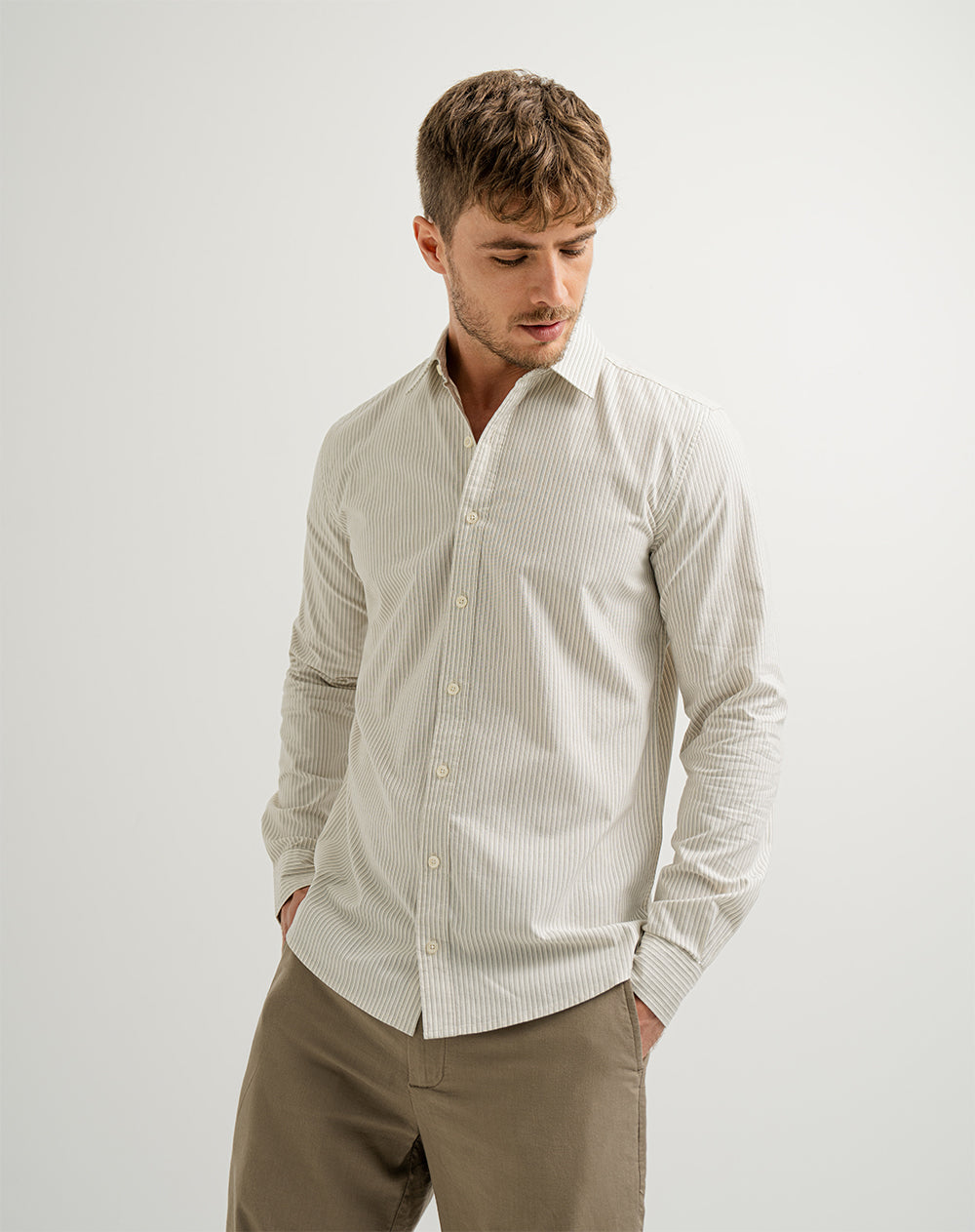 Camisa manga larga regular algodón habano hombre