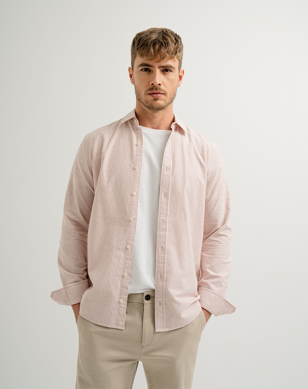 Camisa regular fit manga larga terracota rayas