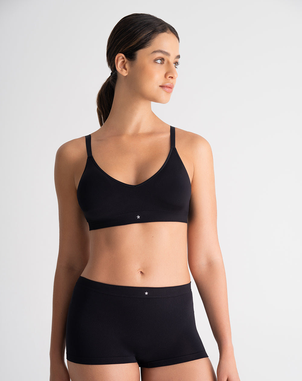 Top soporte medio copas removibles negro
