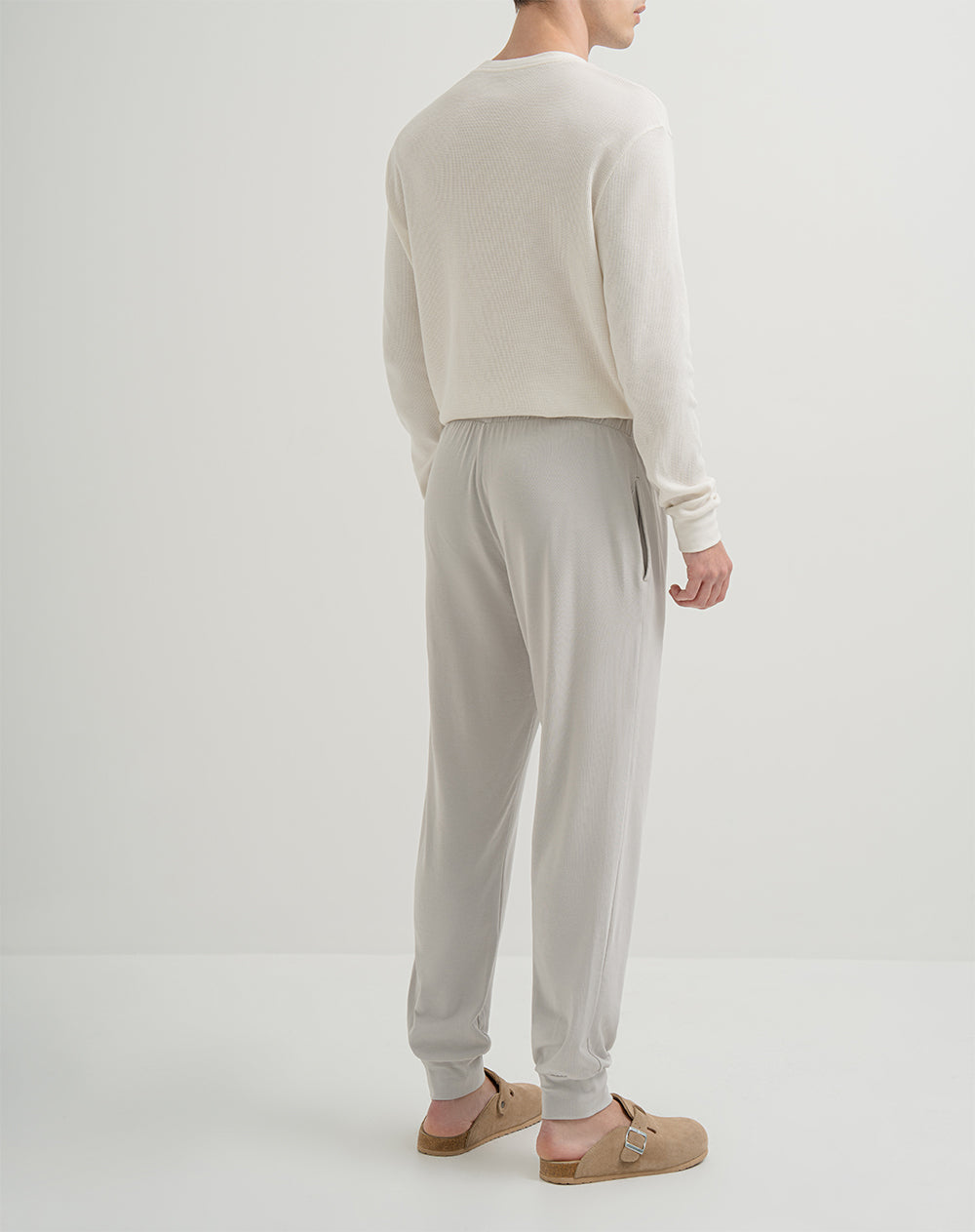 Jogger algodón sostenible semi ajustado gris claro para hombre