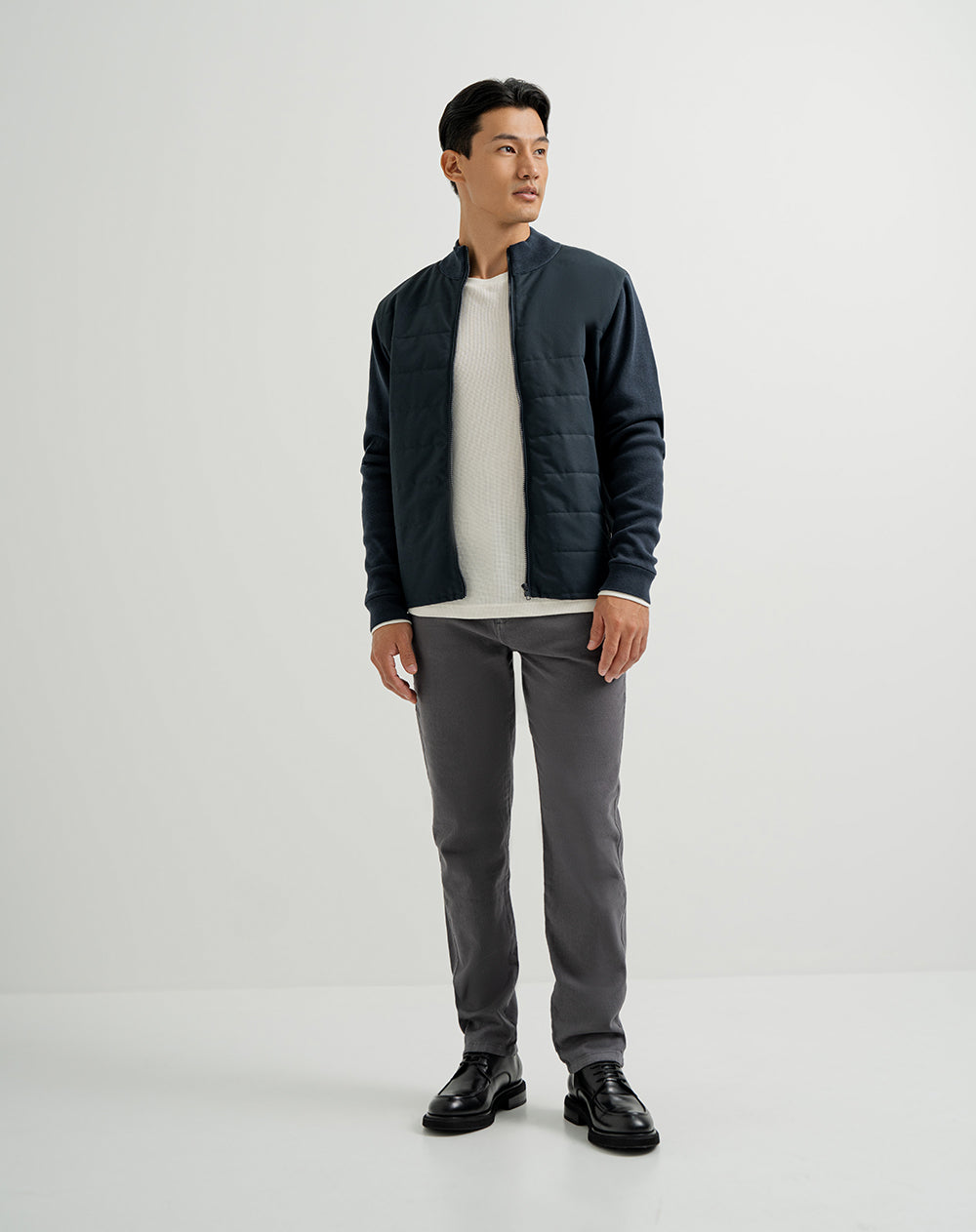 Pantalón regular fit tiro medio en drill gris