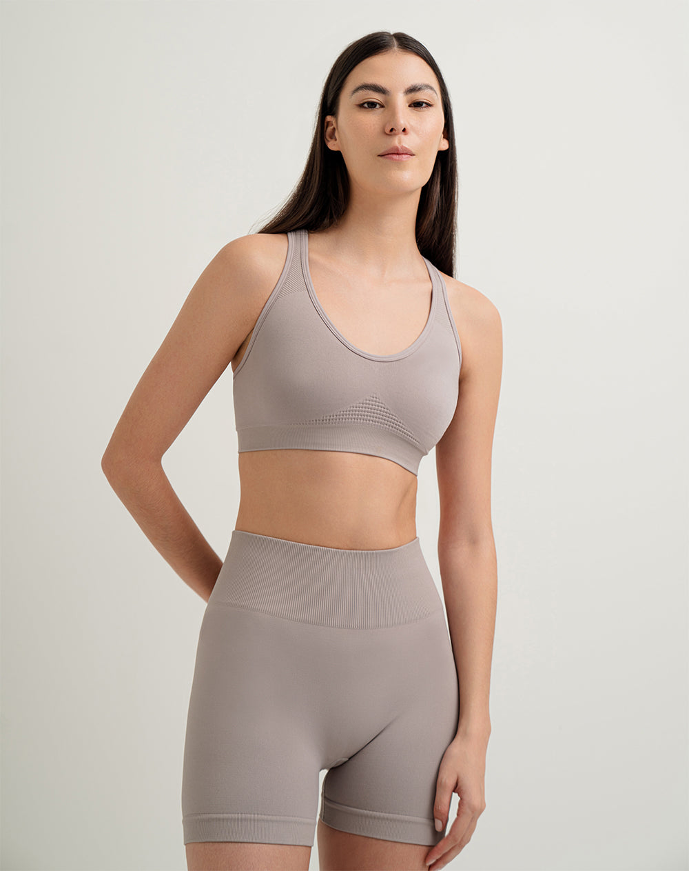 Top deportivo soporte alto seamless sin costura cáfe