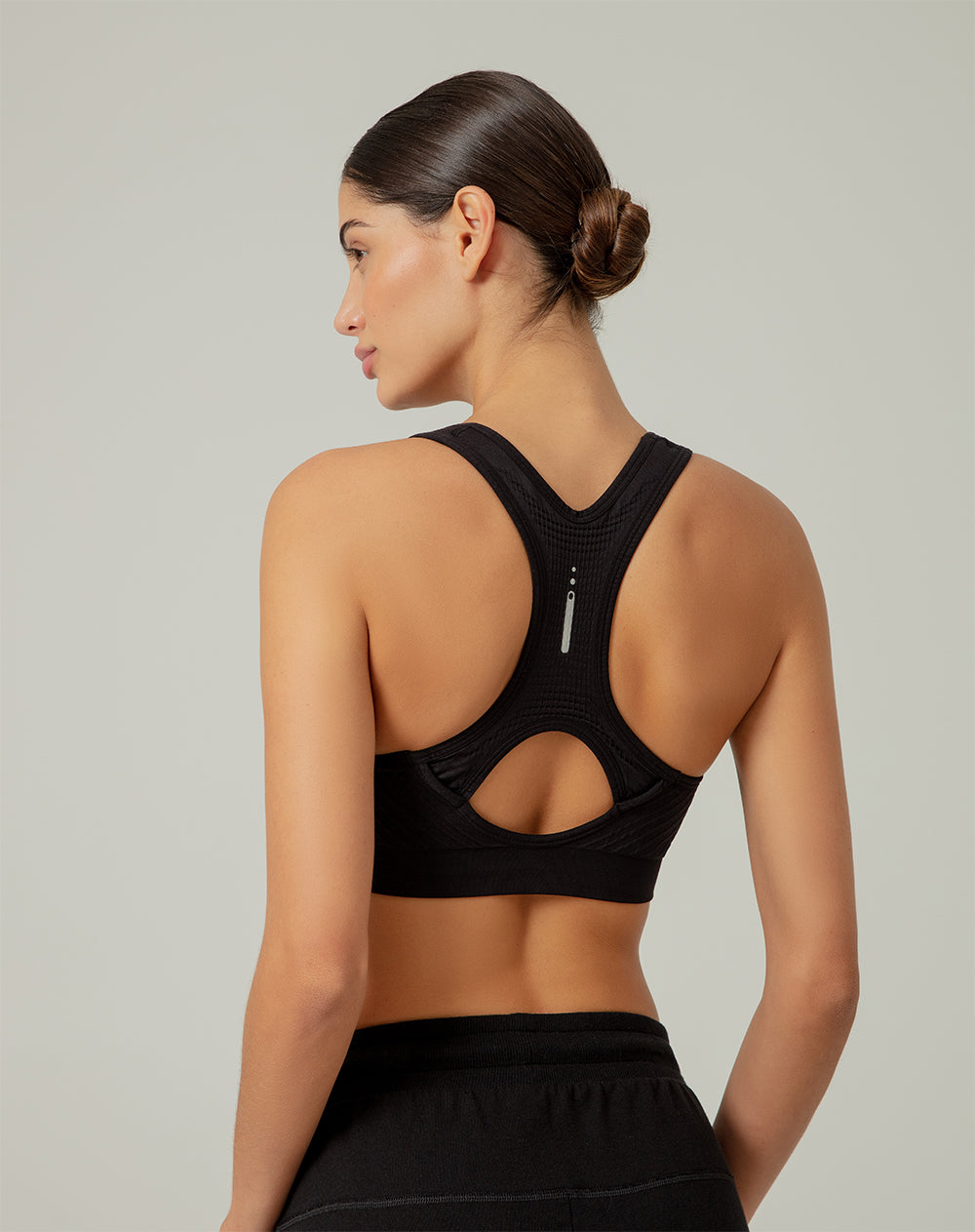 Top deportivo soporte alto seamless sin costura negro