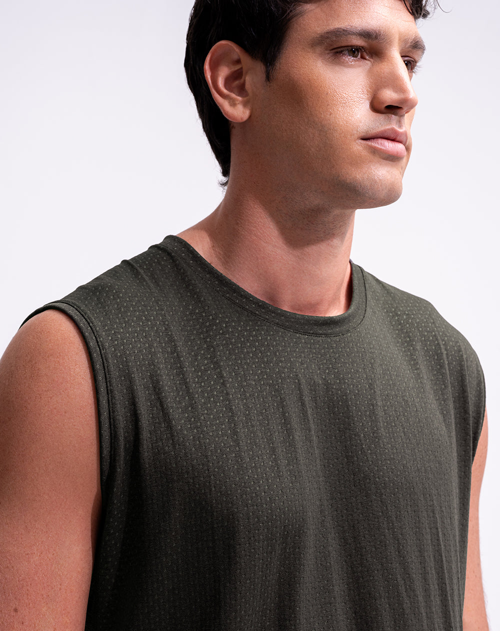Camisilla deportiva control humedad verde hombre
