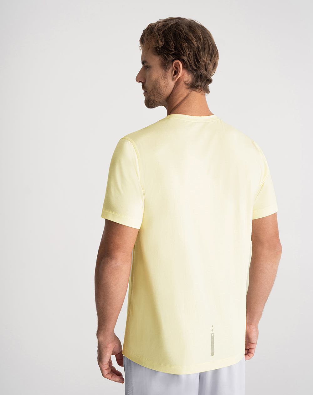 Camiseta regular fit manga corta amarilla