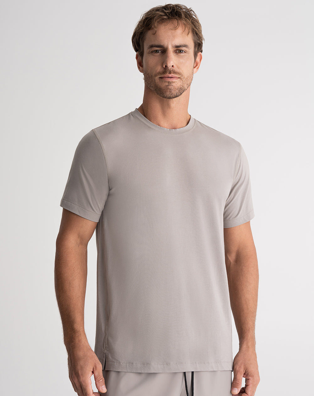 Camiseta regular fit manga corta taupe