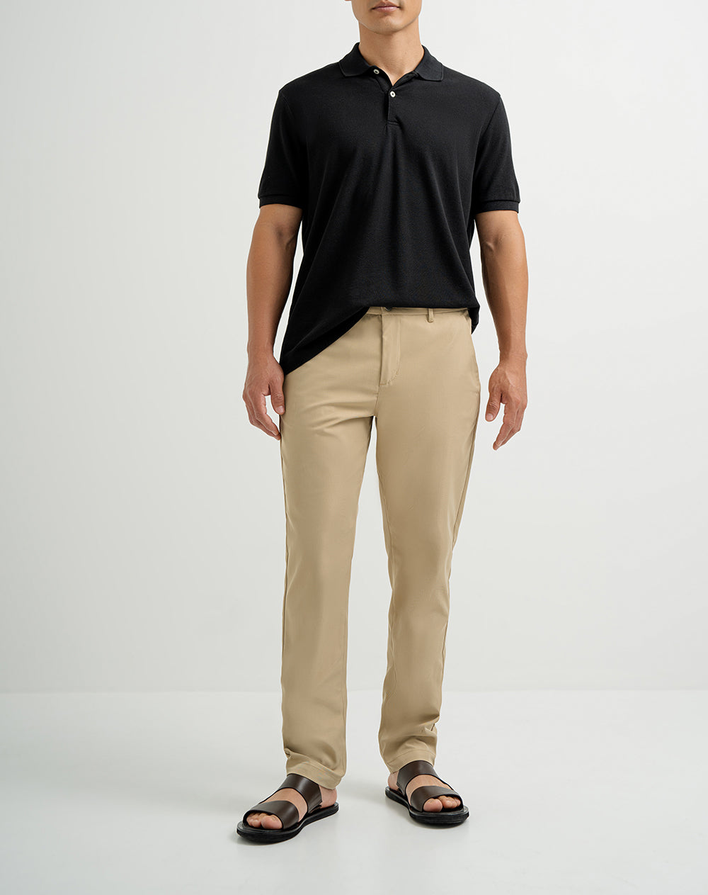 Pantalón regular fit tiro medio cafe