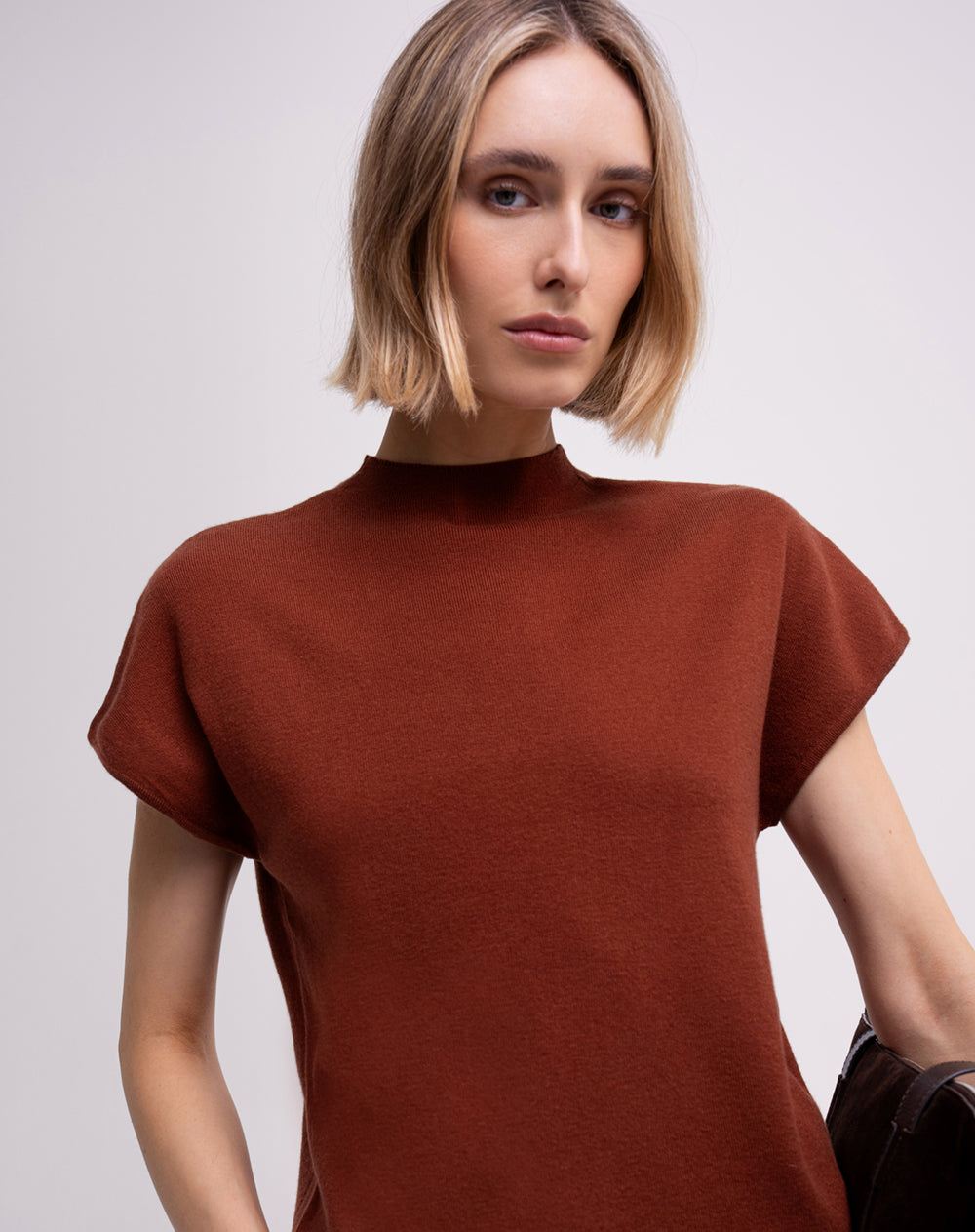 Camiseta regular tejido de punto café mujer