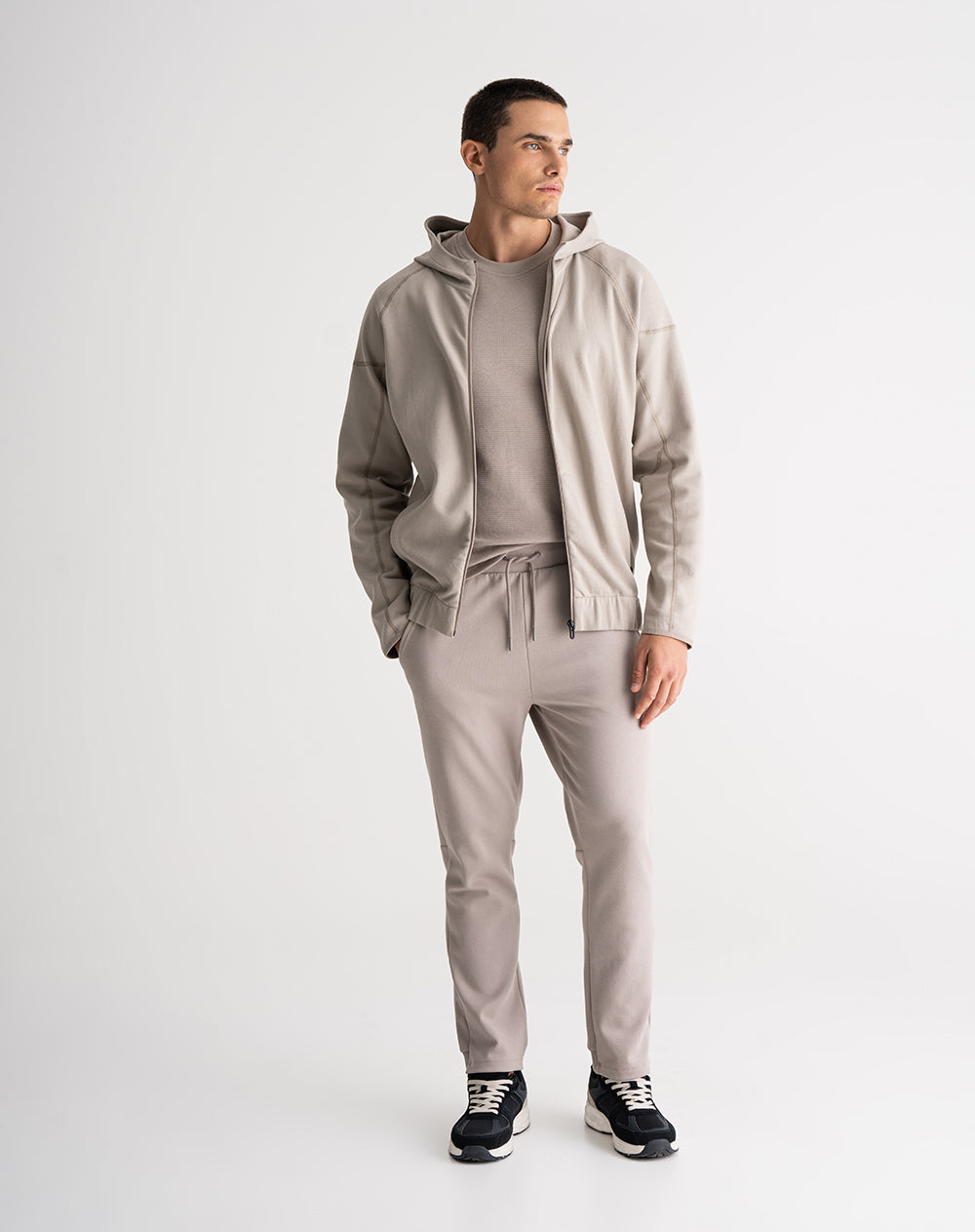 Chaqueta regular fit con capucha taupe hombre