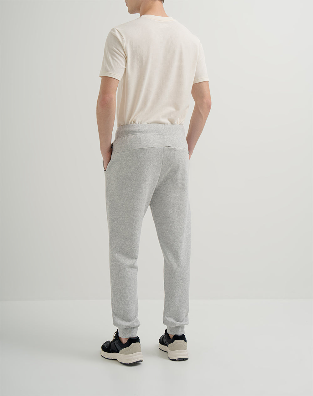 Jogger algodón sostenible semi ajustado gris claro para hombre