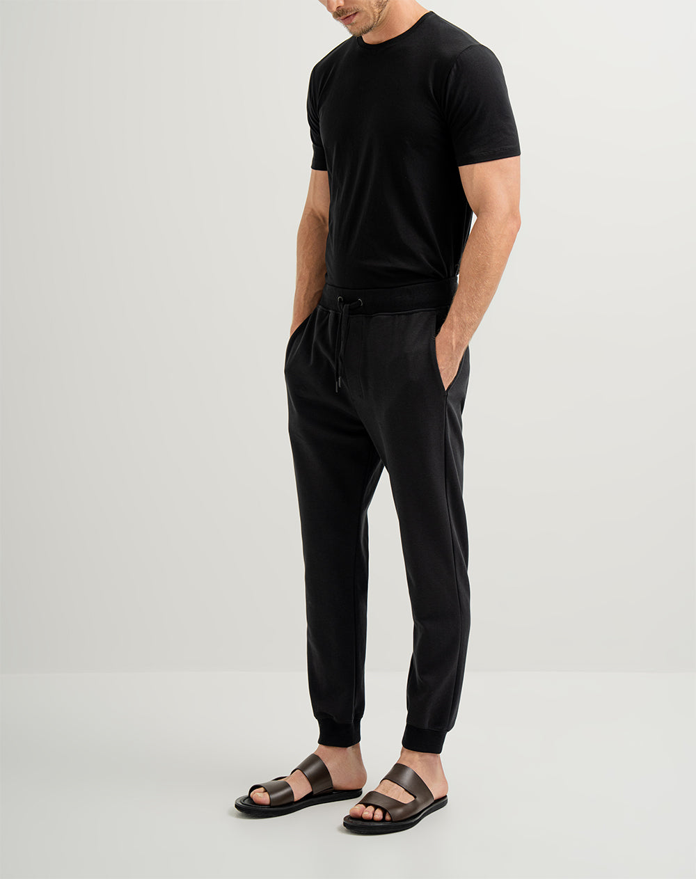 Jogger algodón sostenible semi ajustado negro para hombre