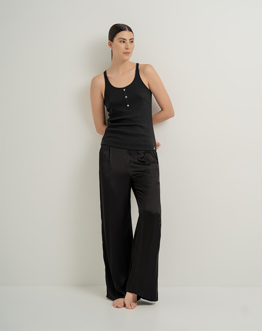Camiseta sisa de pijama mujer algodón sostenible negra