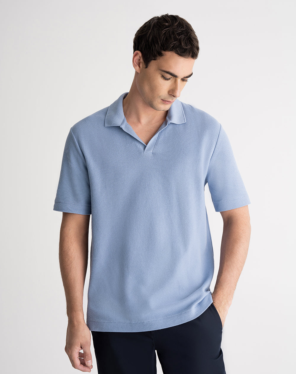 Polo regular algodón cuello sin botones azul hombre