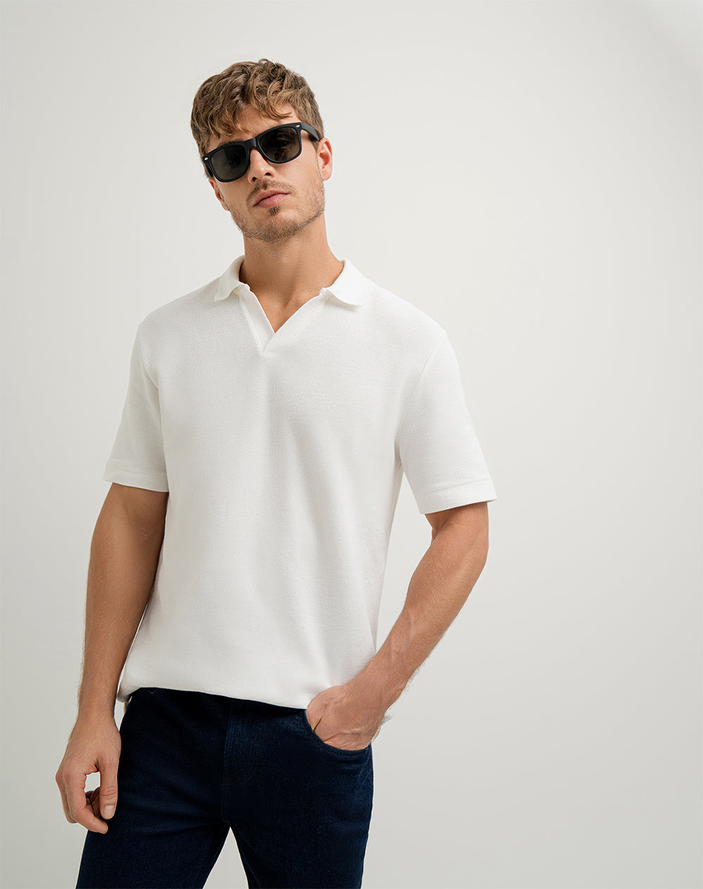 Polo regular algodón sostenible cuello sin botones gris claro hombre
