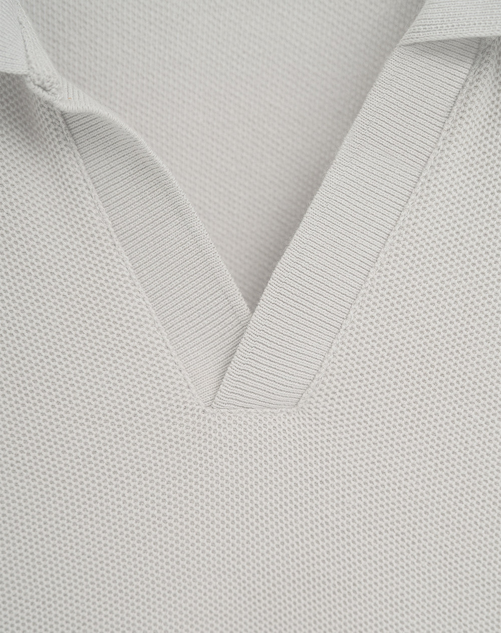 Polo regular algodón sostenible cuello sin botones gris claro hombre
