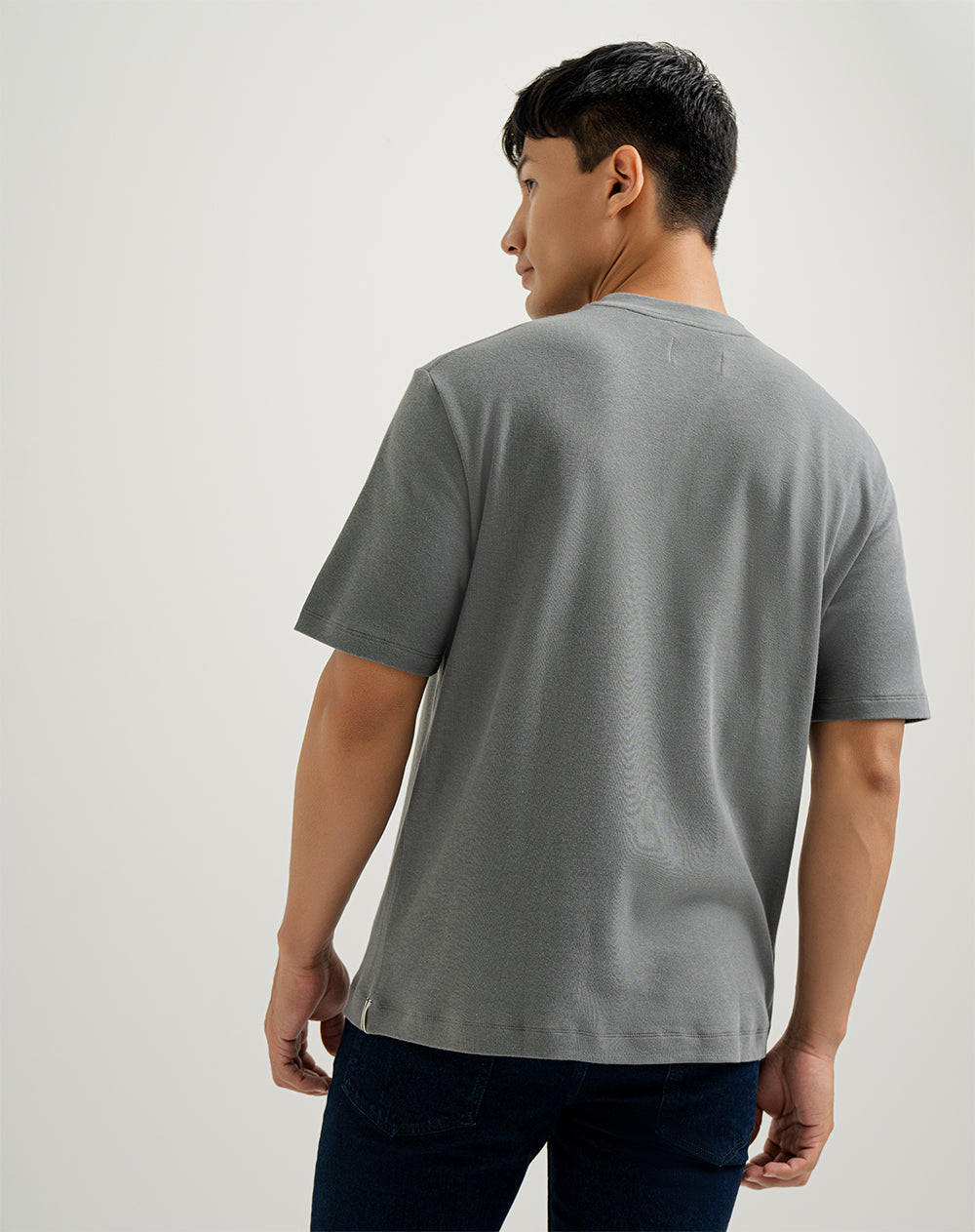 Camiseta regular fit en tela pesada manga corta gris