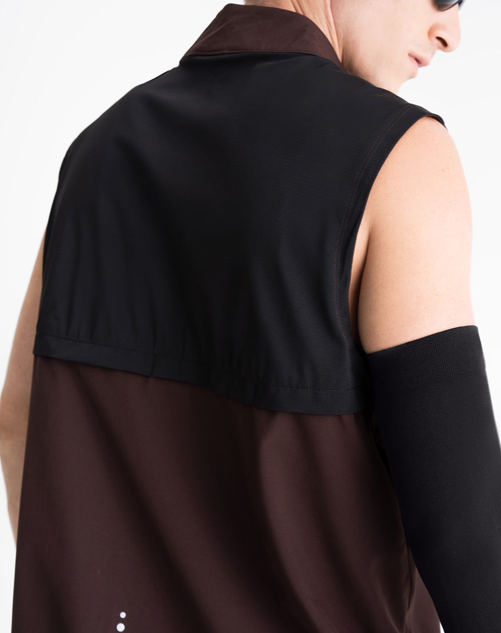 Chaleco regular fit sin capucha negro bloques