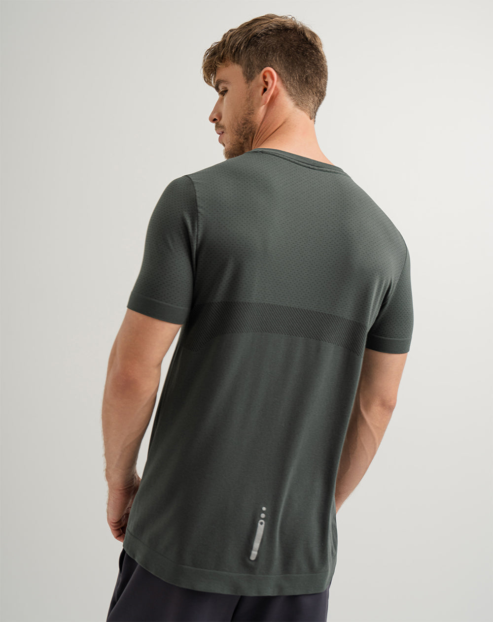 Camiseta deportiva  hombre antibacterial verde