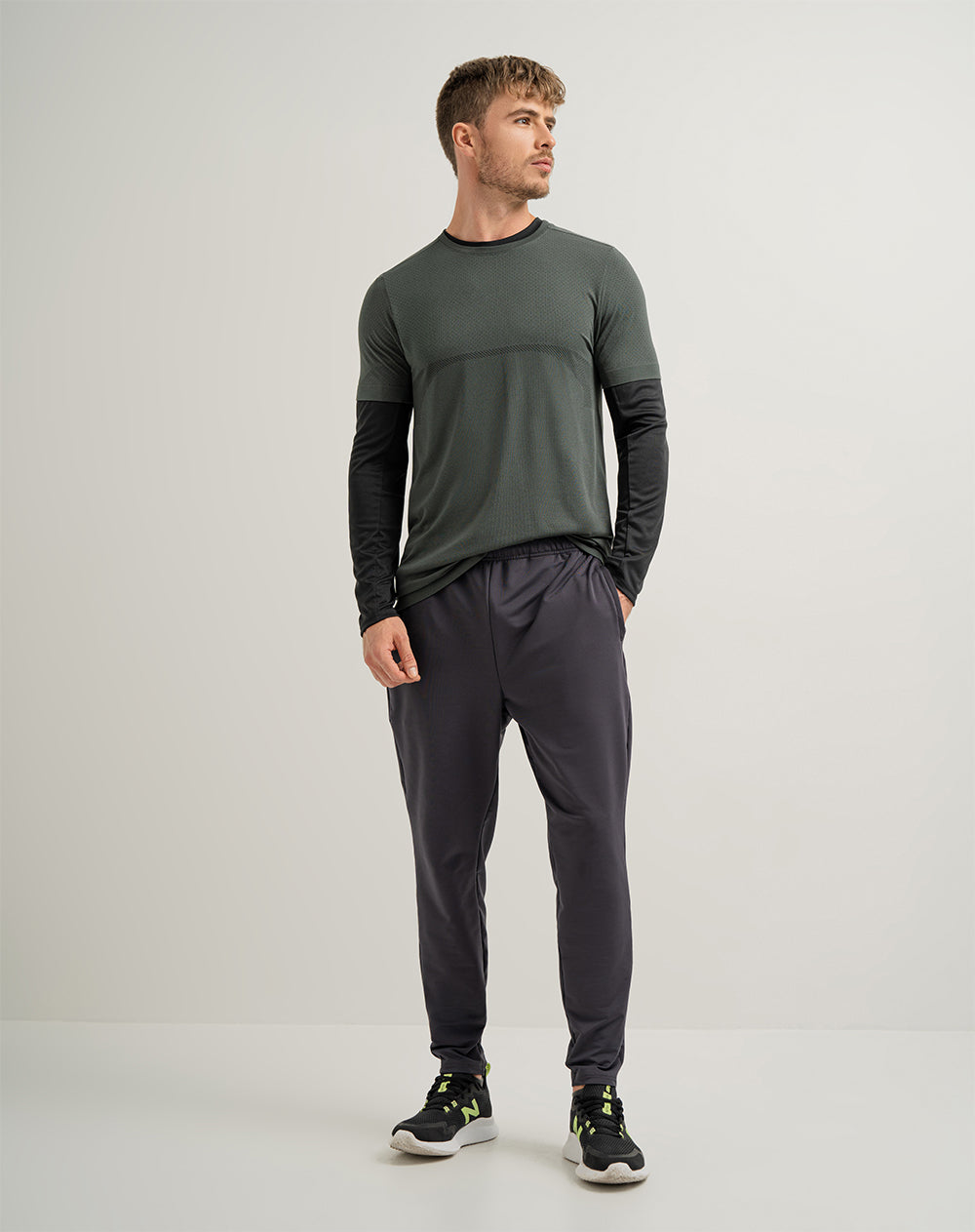 Camiseta deportiva hombre antibacterial verde