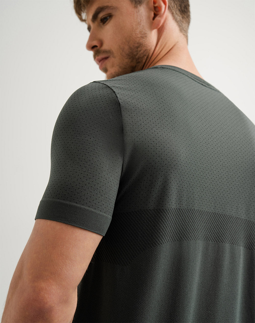 Camiseta deportiva hombre antibacterial verde