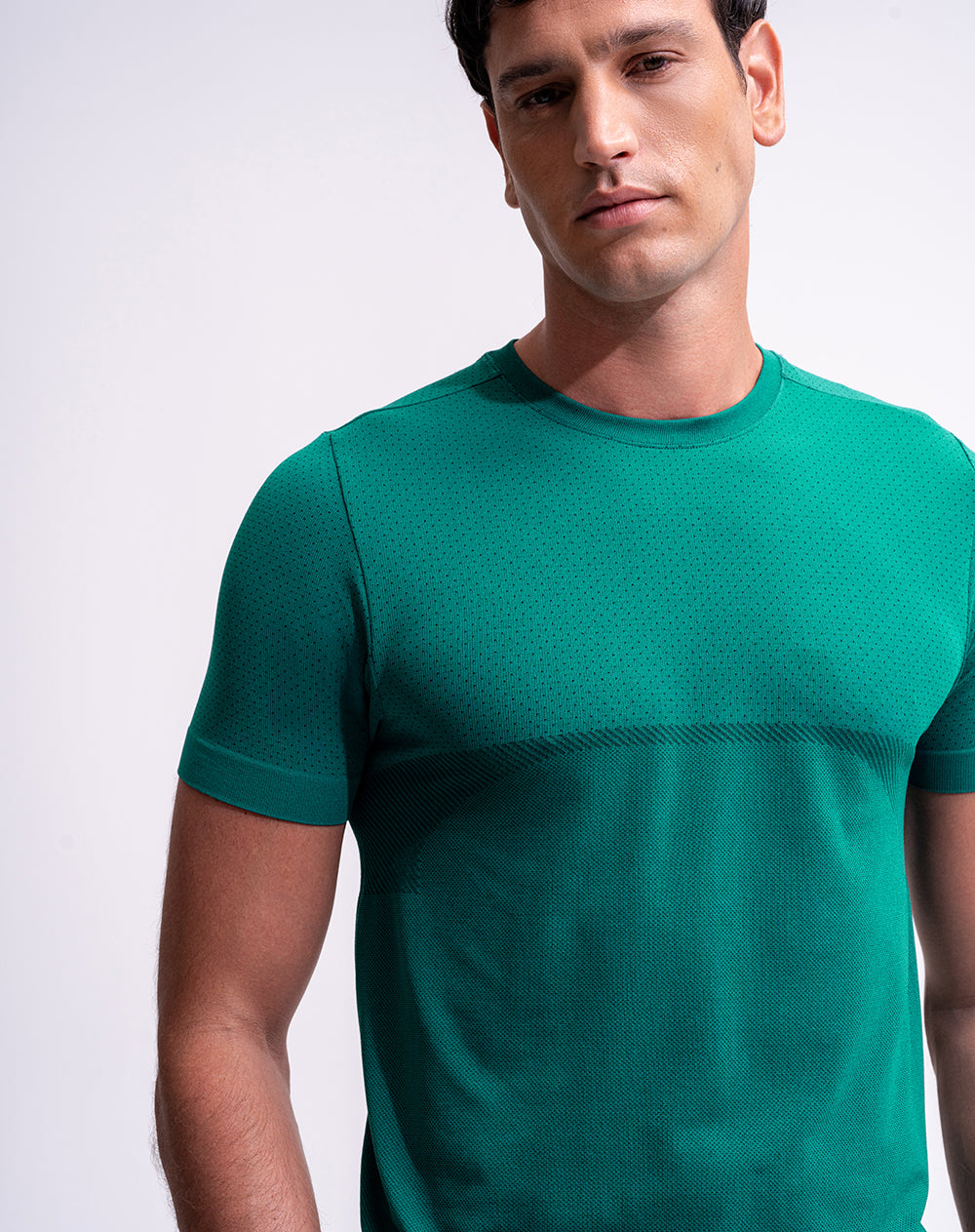 Camiseta deportiva antibacterial verde hombre