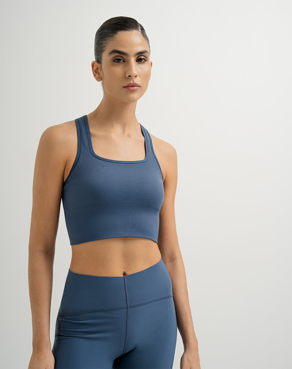 Top deportivo soporte alto seamless sin costura azul
