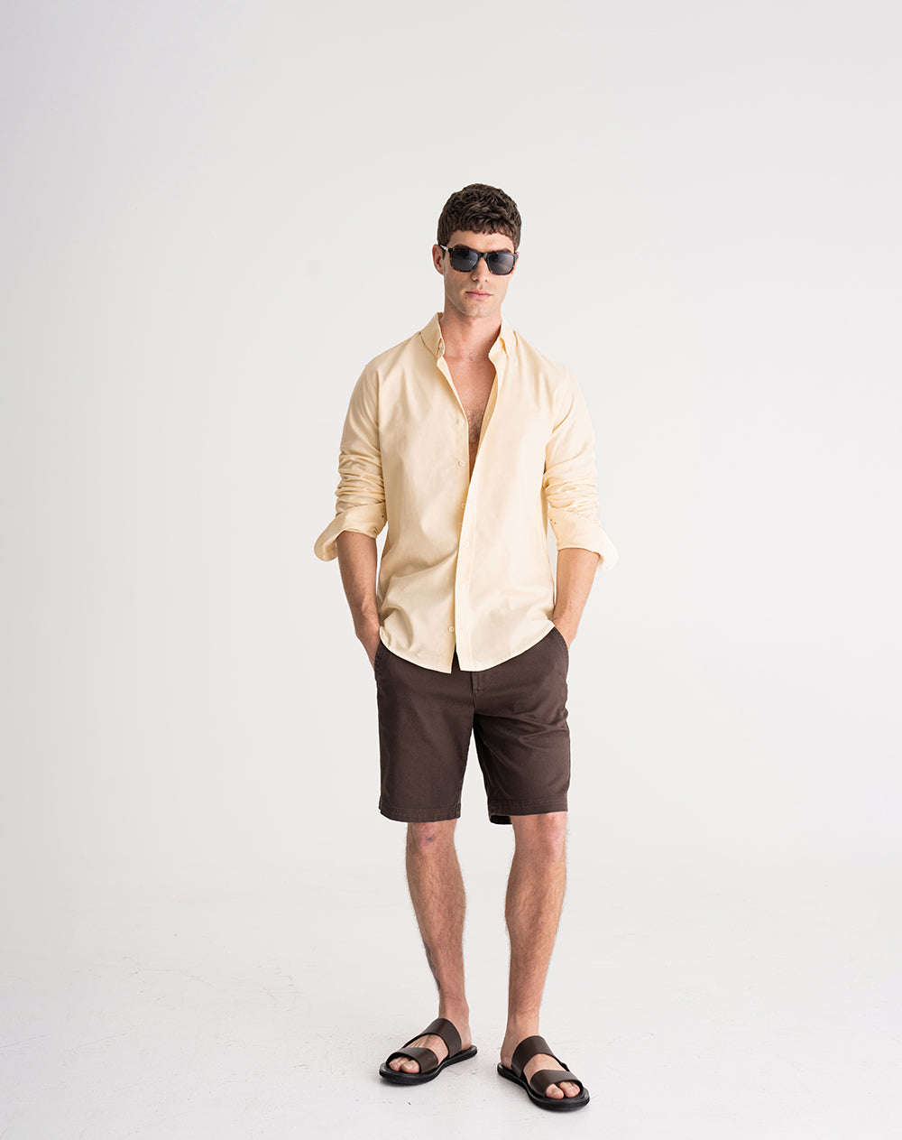 Camisa regular fit manga larga crema
