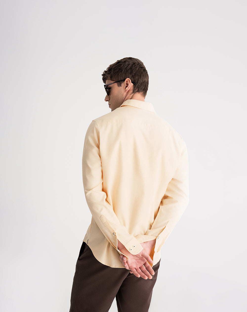 Camisa regular fit manga larga crema