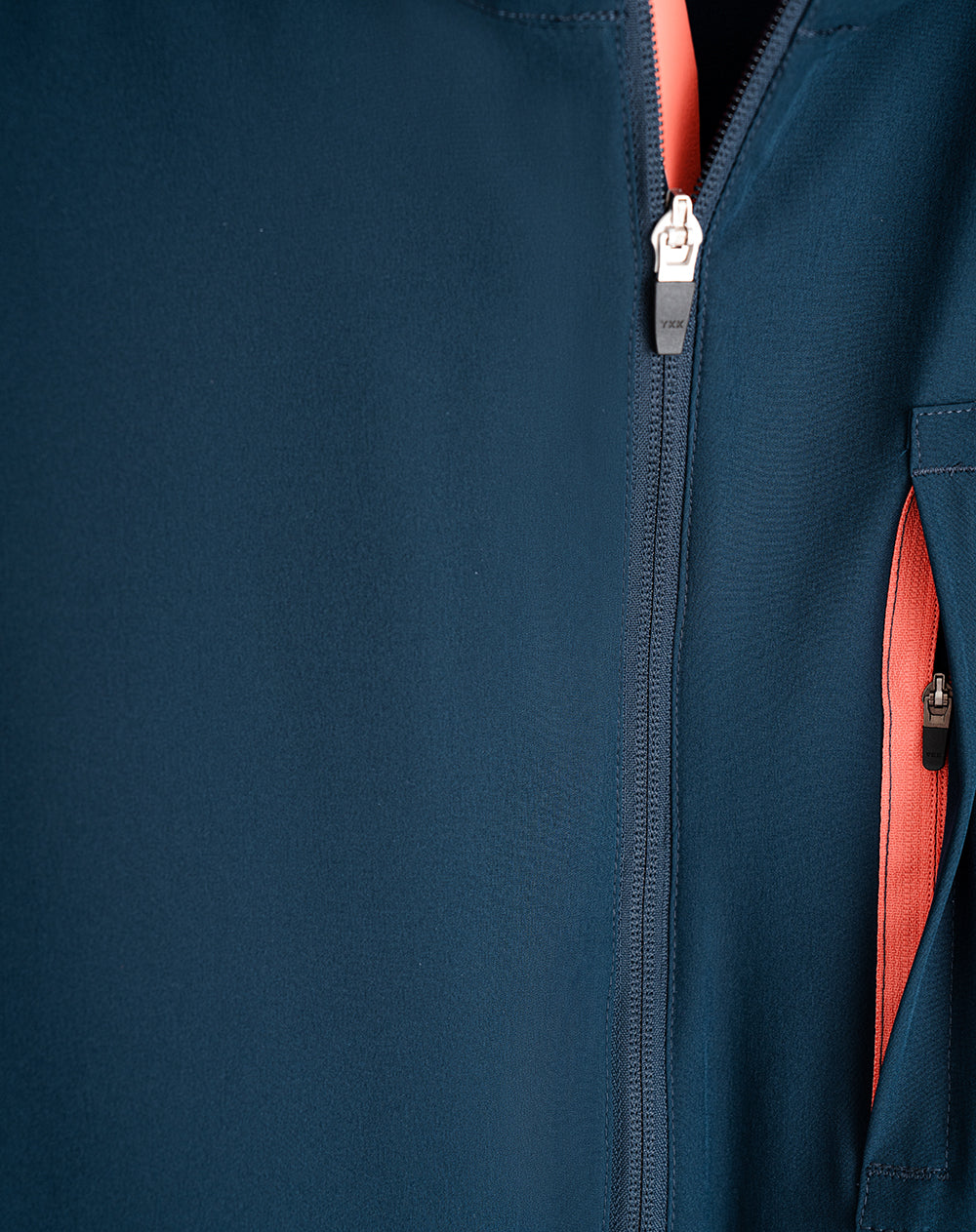 Chaqueta rompevientos capucha azul hombre