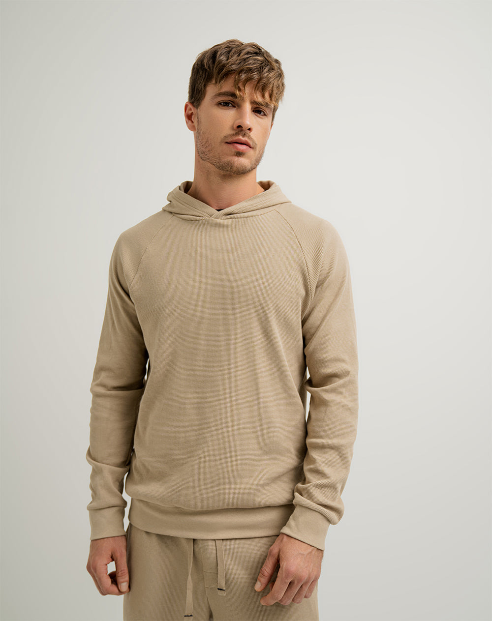 Buzo en algodón con capucha café para hombre