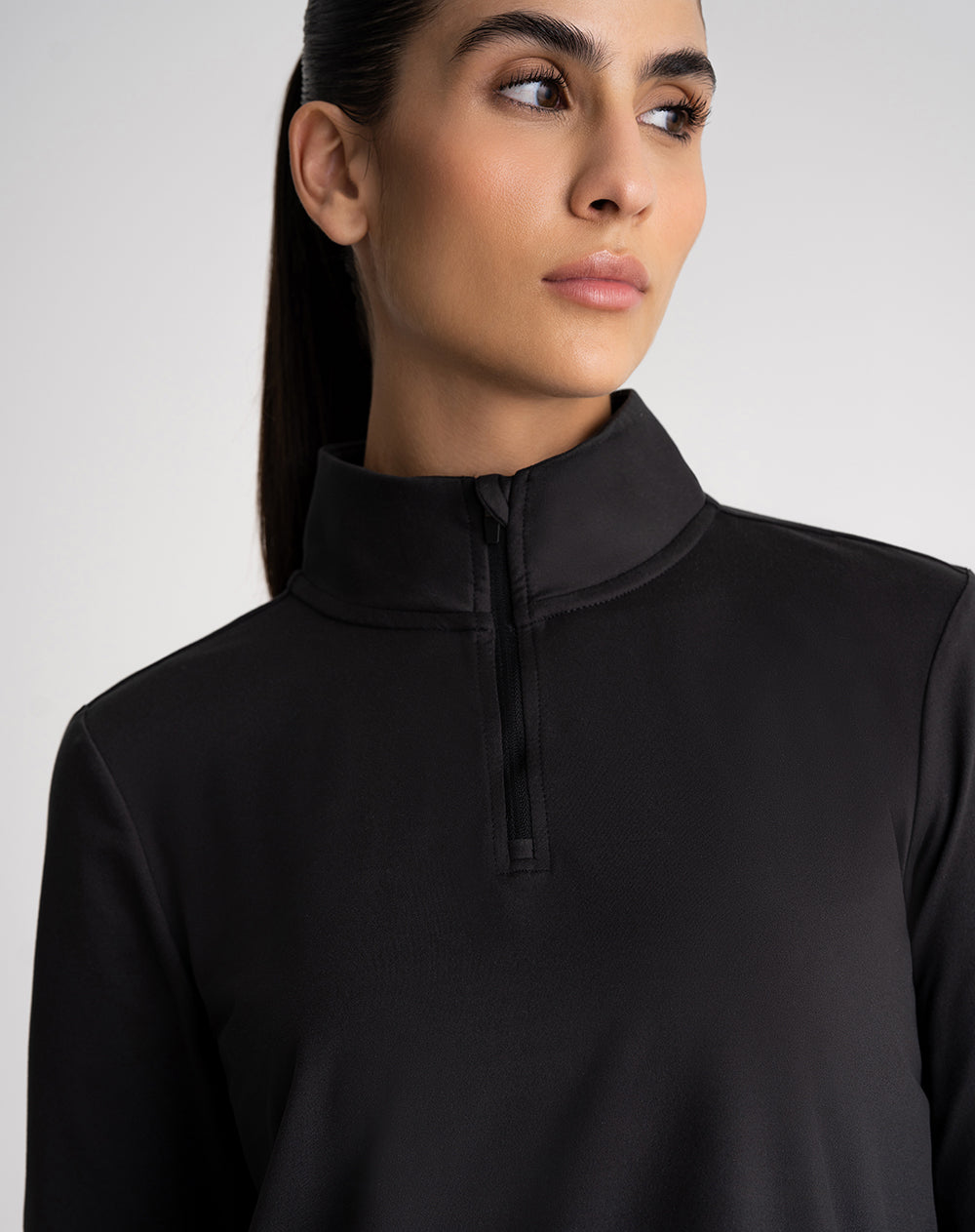 Camiseta regular fit manga larga negra