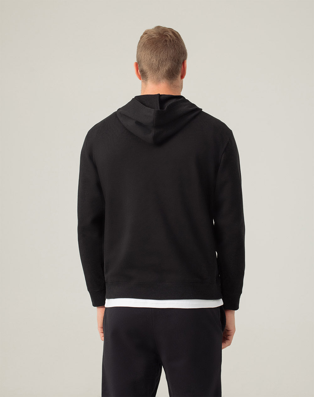 Buzo en algodón sostenible con capucha negro para hombre
