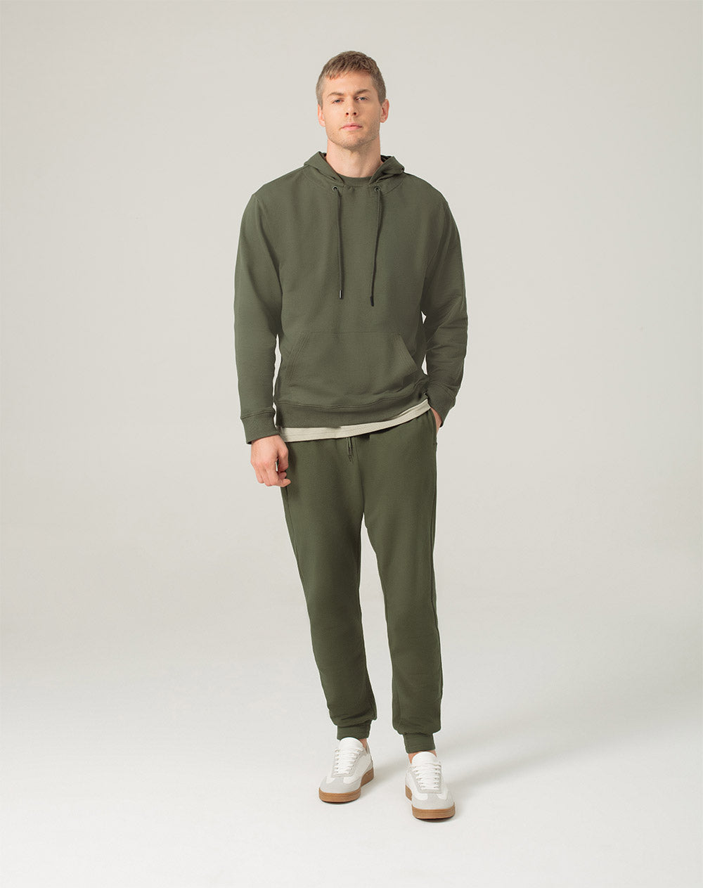 Buzo en algodón sostenible bolsillo frontal y capucha verde para hombre