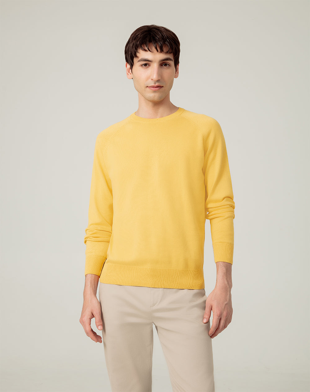 Buzo regular fit amarillo