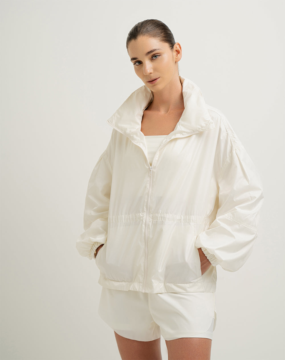 Chaqueta oversized fit con capucha habana