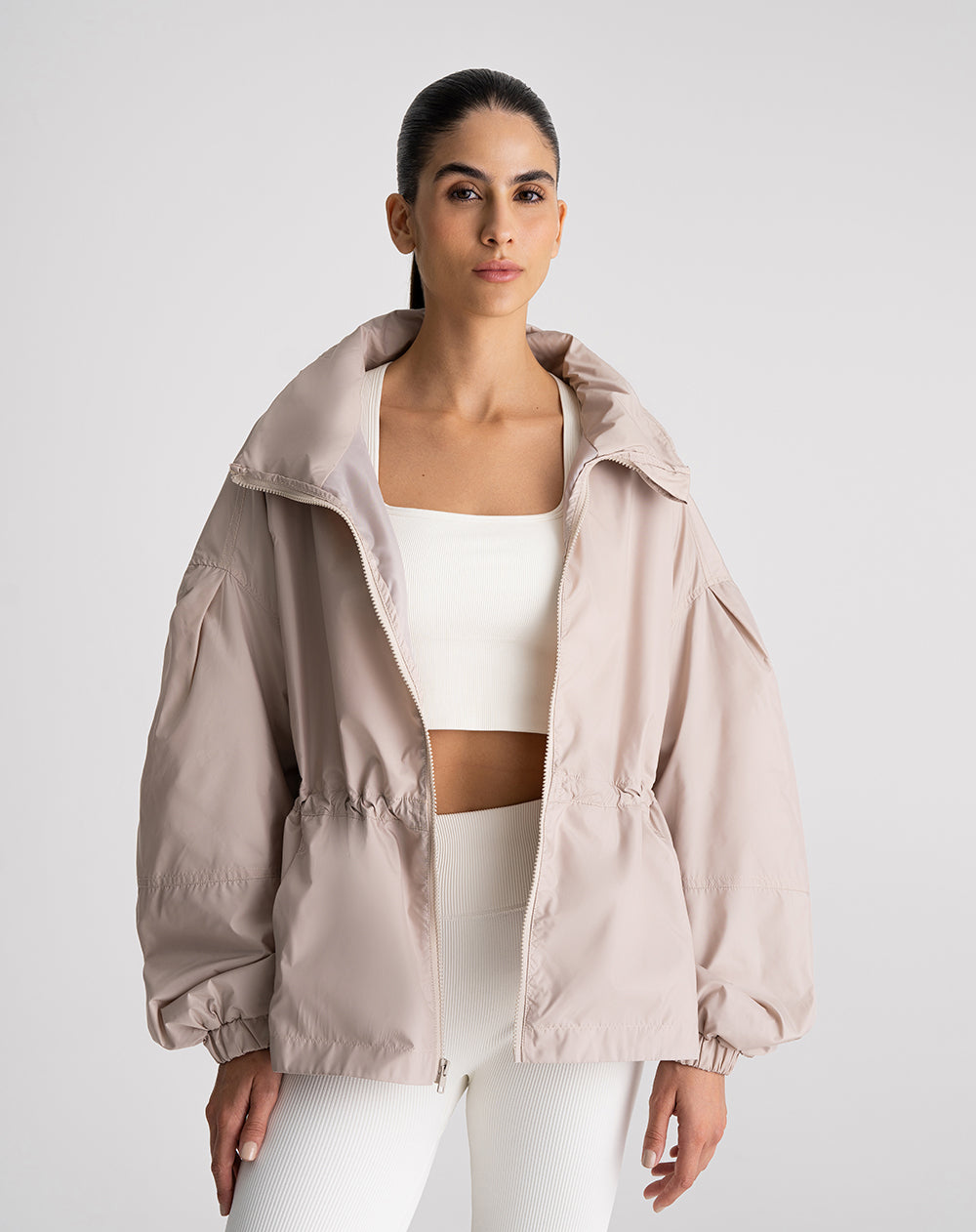 Chaqueta oversized fit con capucha habana