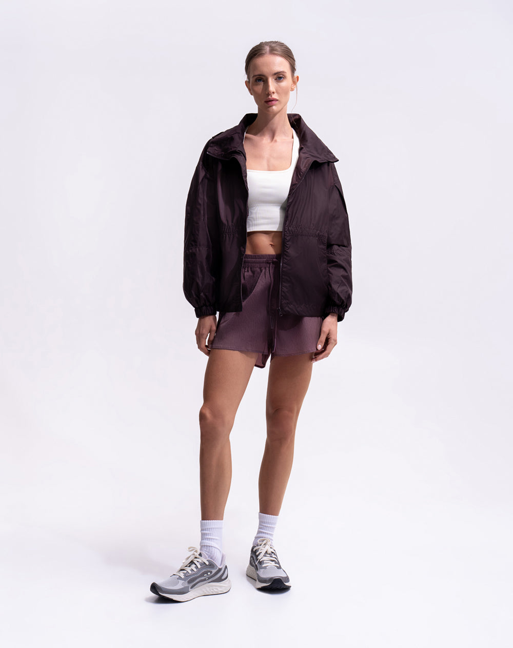 Chaqueta rompevientos oversize vinotinto mujer