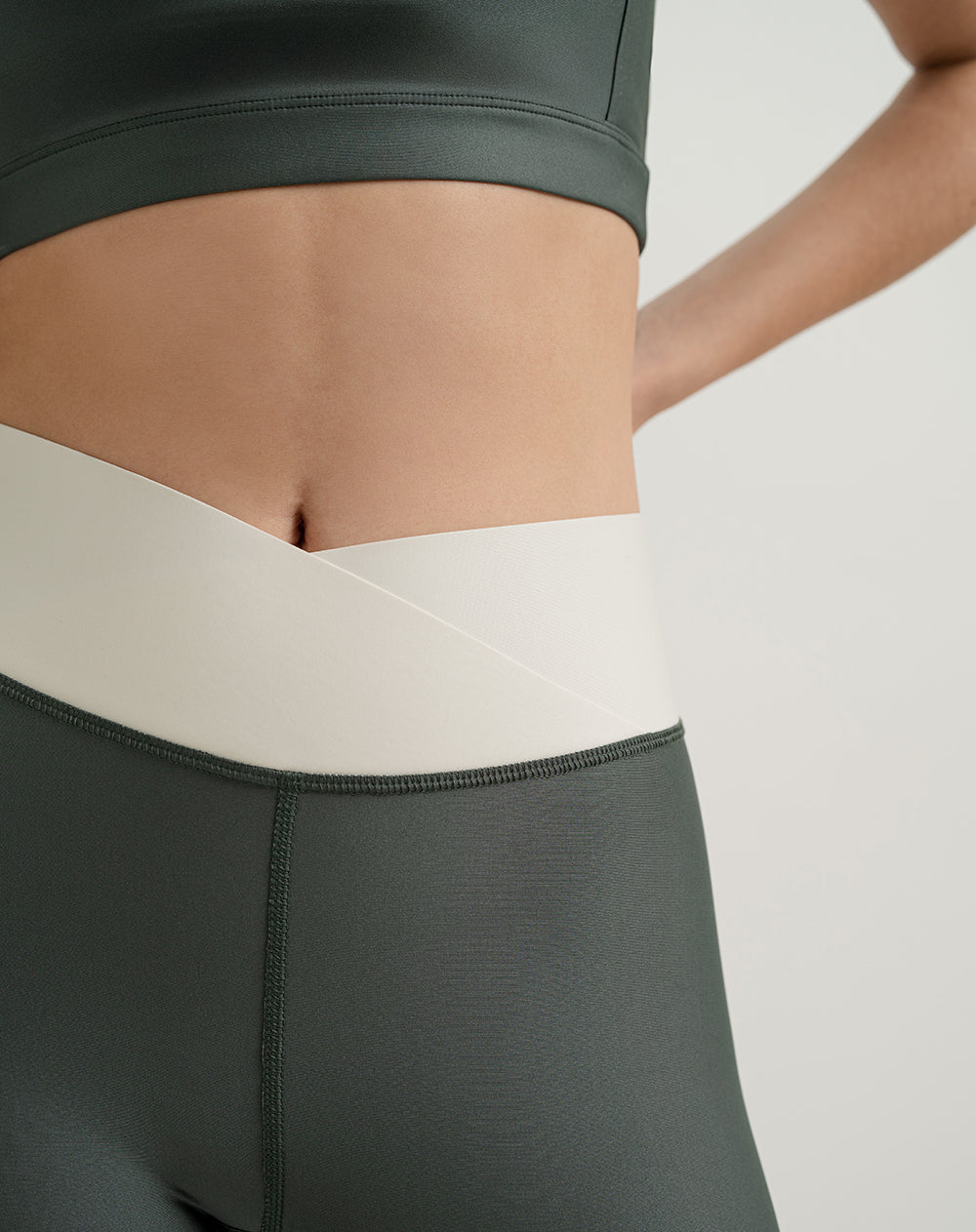 Legging deportivo control humedad verde para mujer