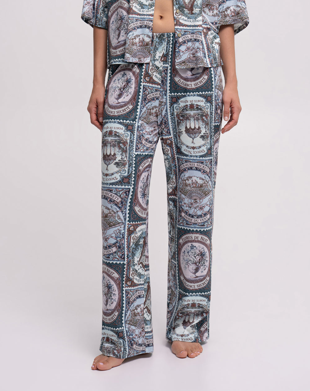Pantalón regular fit tiro alto verde estampado