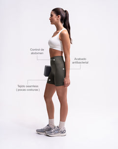 Biker deportivo tiro alto seamless control abdomen verde mujer