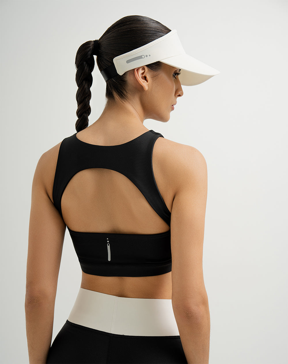 Top deportivo soporte medio control humedad negro