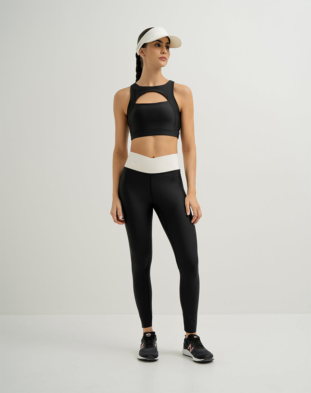 Top deportivo soporte medio control humedad negro