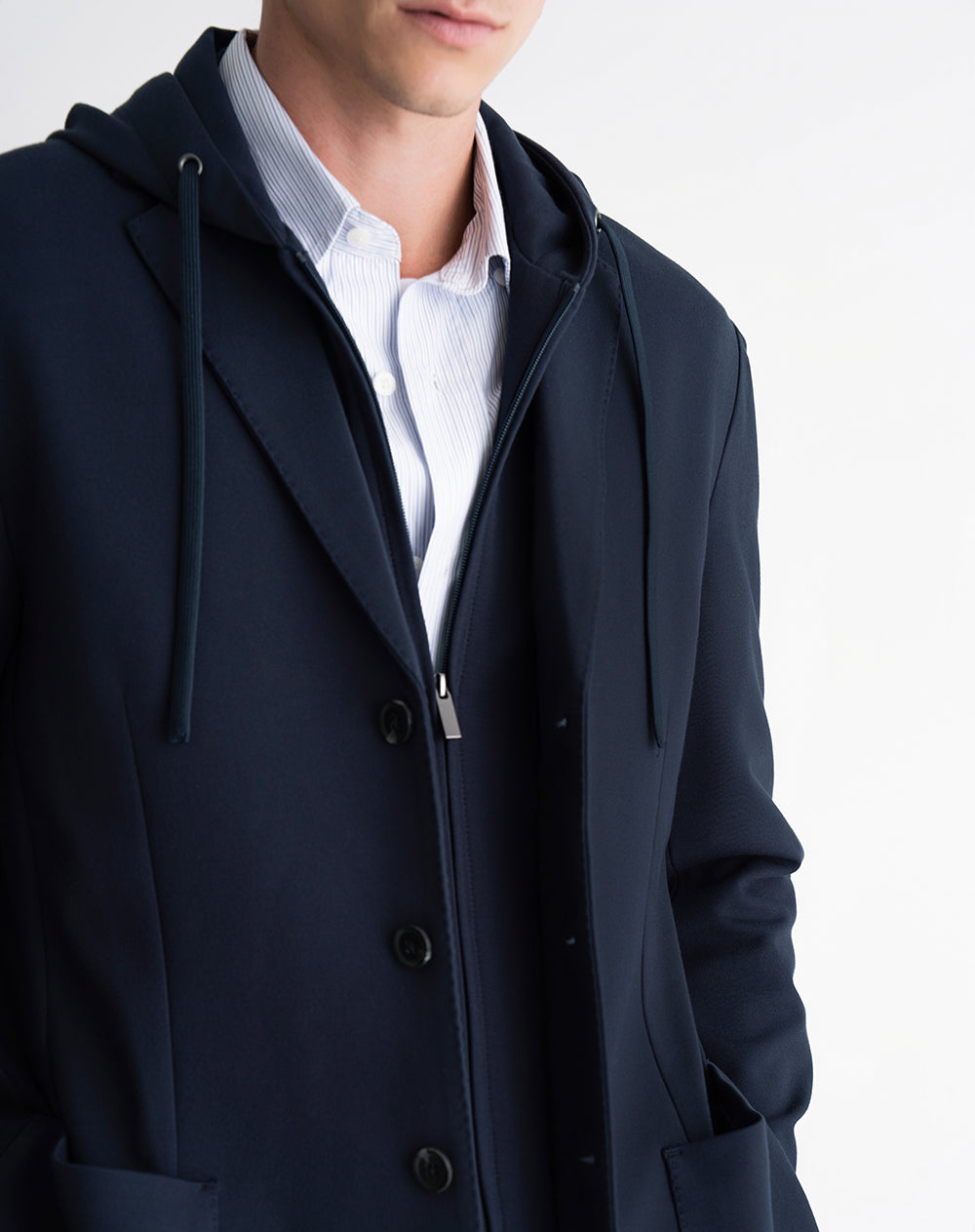 Chaqueta regular fit con capucha azul