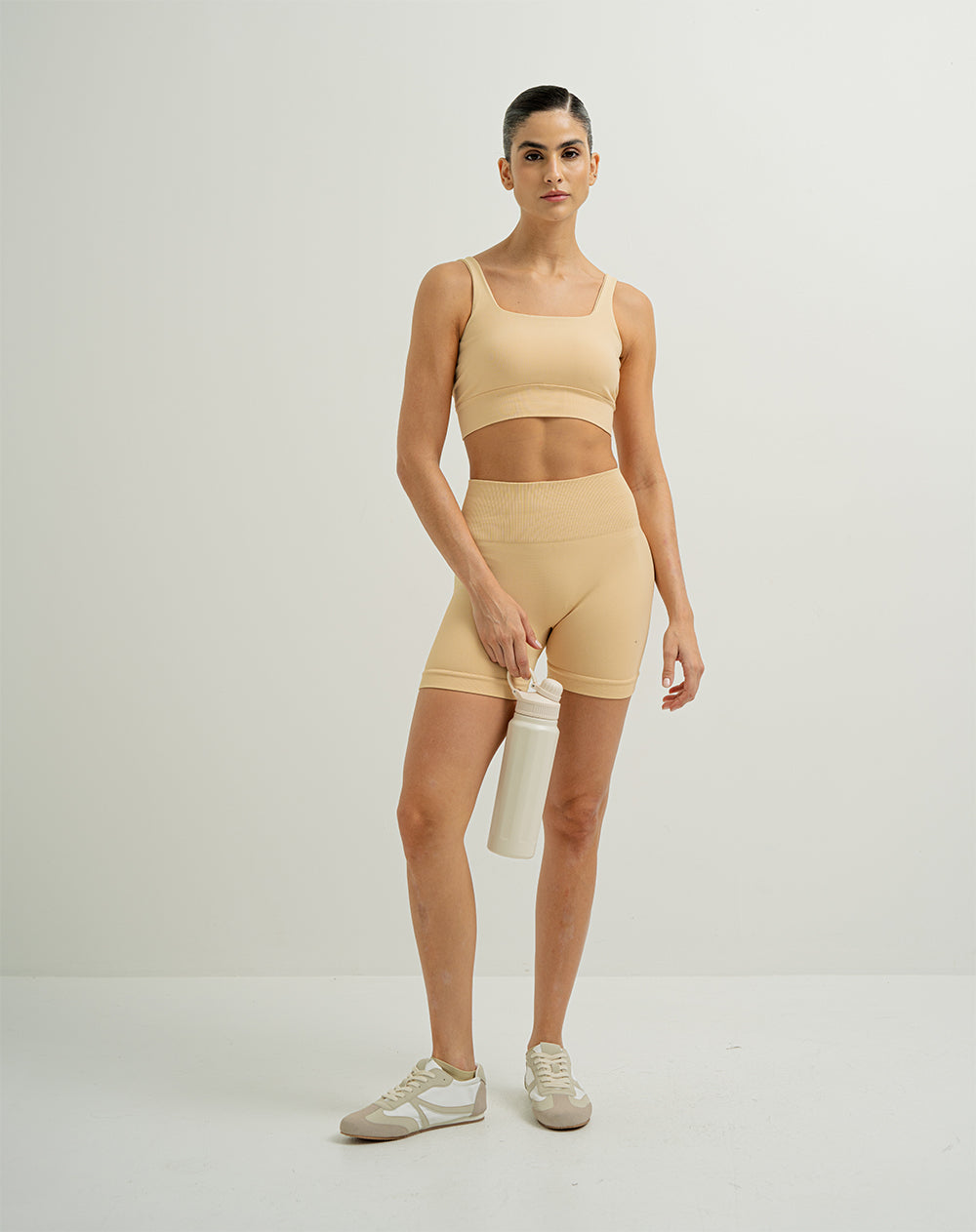 Top deportivo soporte medio seamless sin costura amarillo