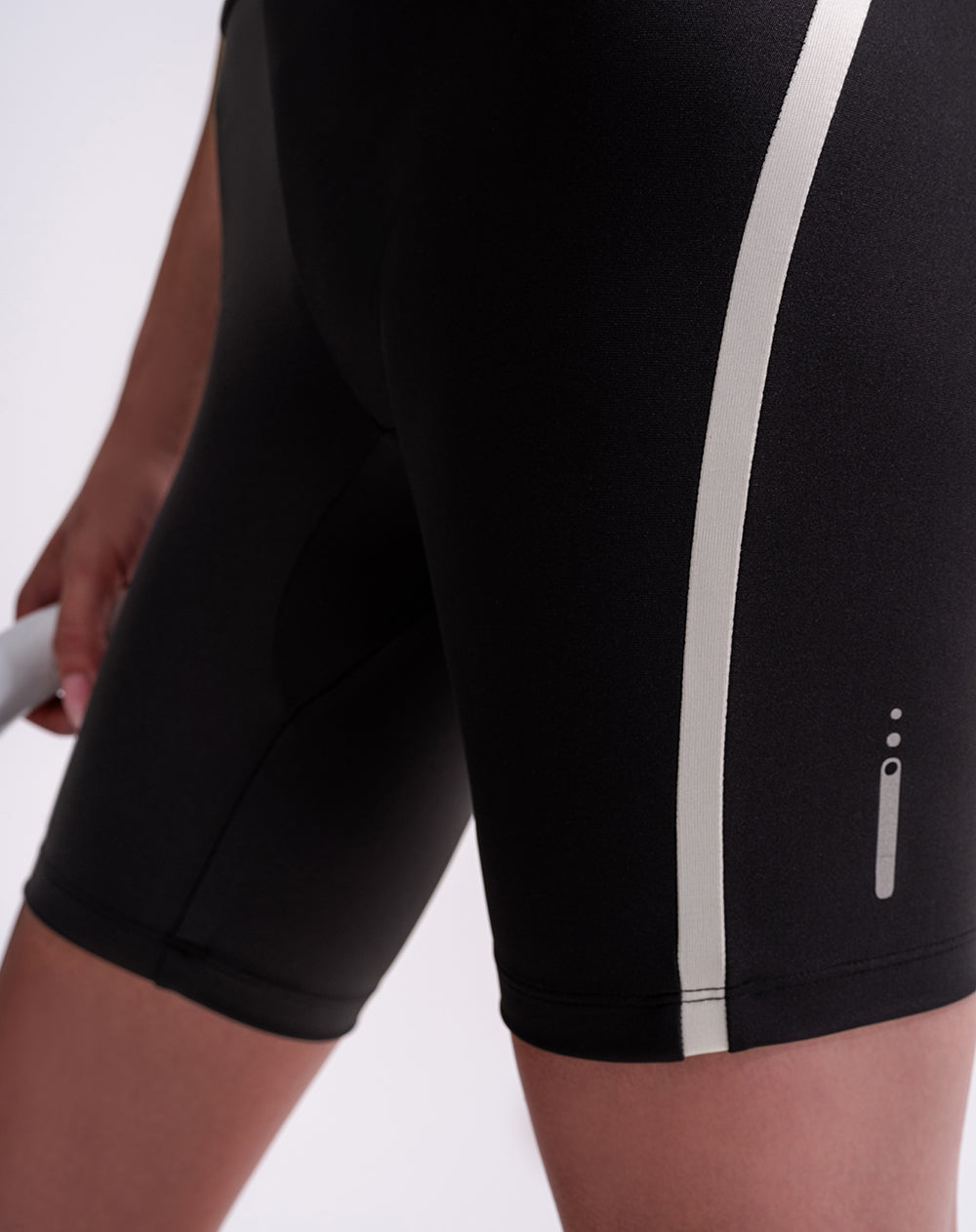 Biker deportivo tiro alto control humedad negro mujer