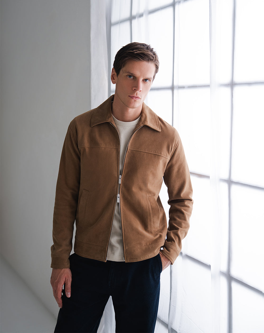 Chaqueta regular cuero café hombre