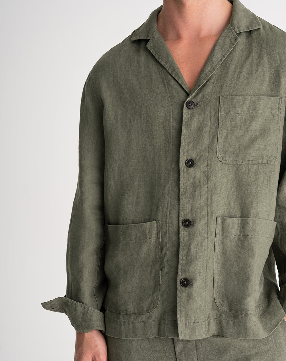 Camisa manga larga regular lino verde hombre