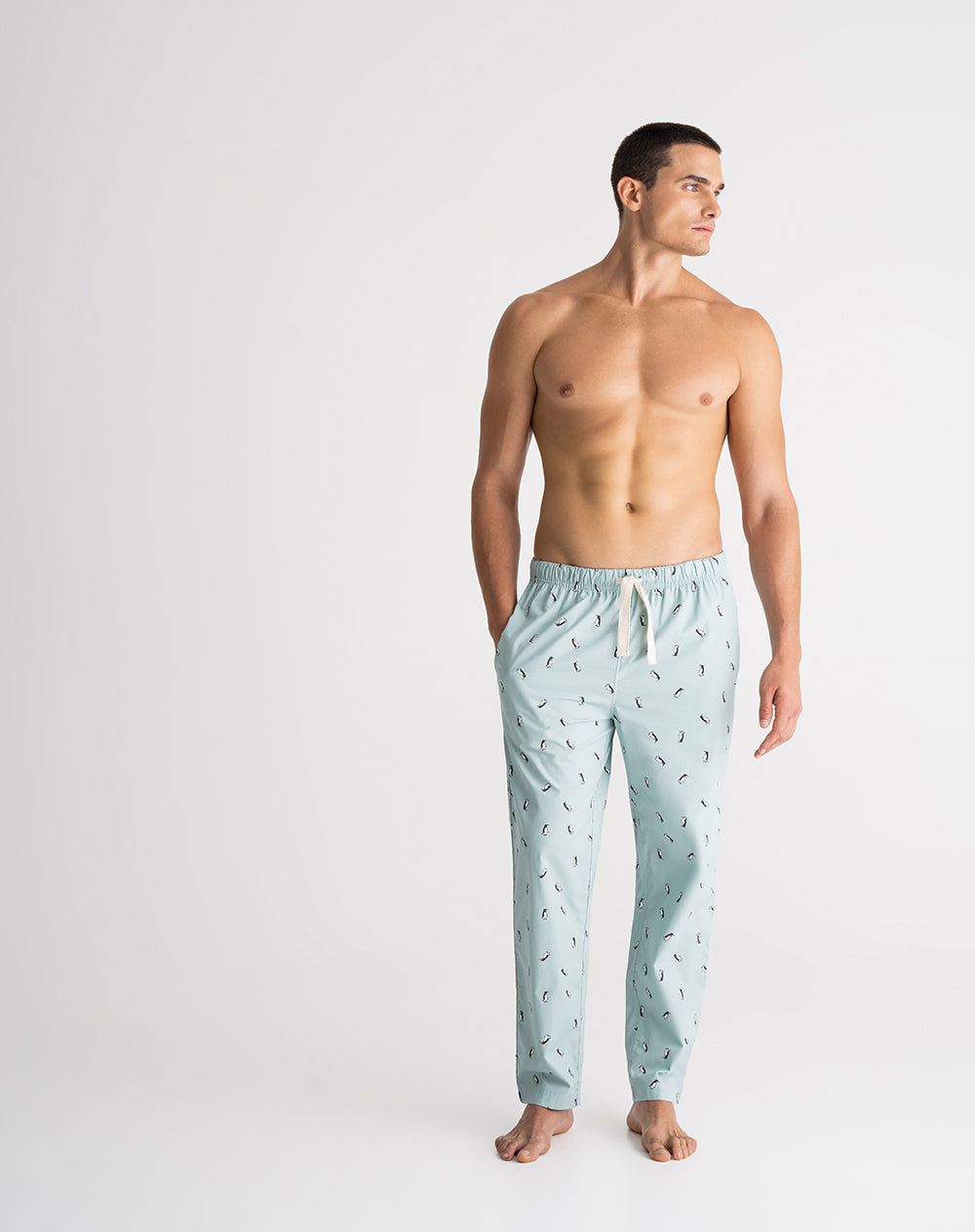 Pantalón regular fit tiro medio azul estampado