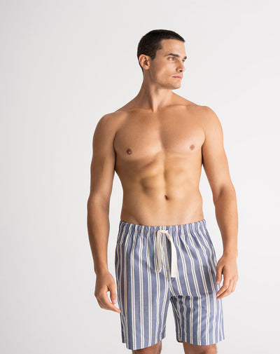 Bermuda regular fit azul con rayas
