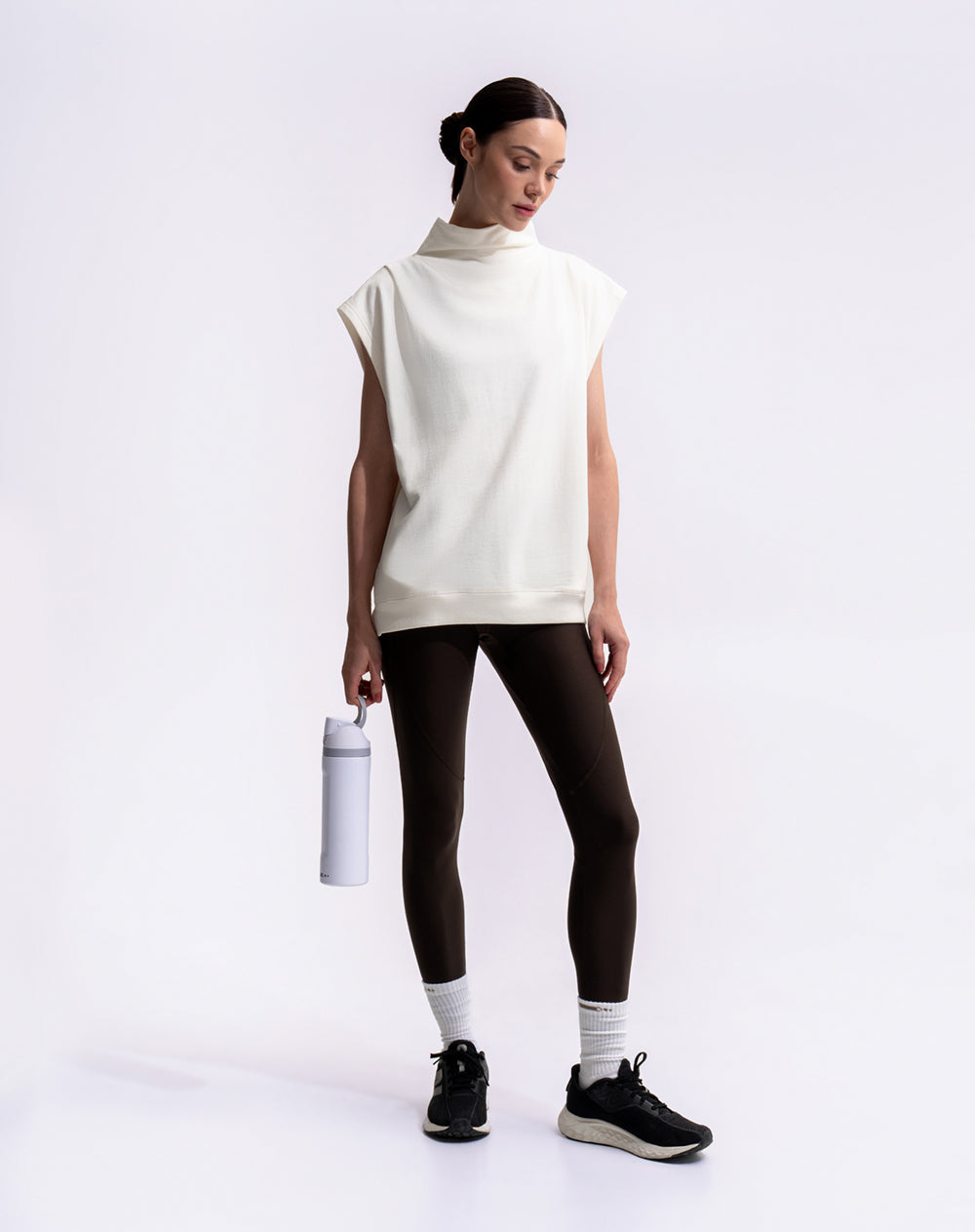 Chaleco oversized fit sin capucha habano
